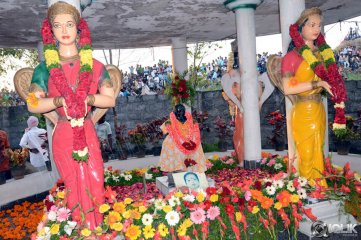 Srihari Burial Photos